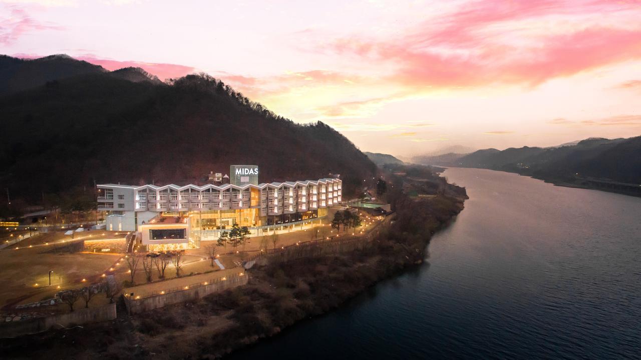 Midas Hotel & Resort Gapyeong Buitenkant foto